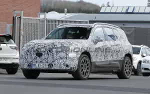 Mercedes GLB 2026 - Foto spia 25-04-2025 - 3