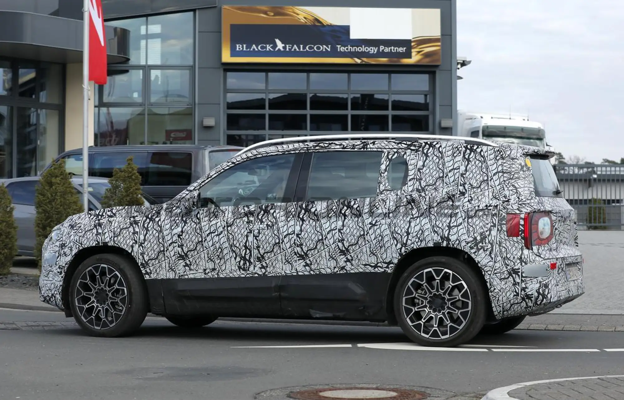 Mercedes GLB 2026 - Foto spia 25-04-2025 - 5