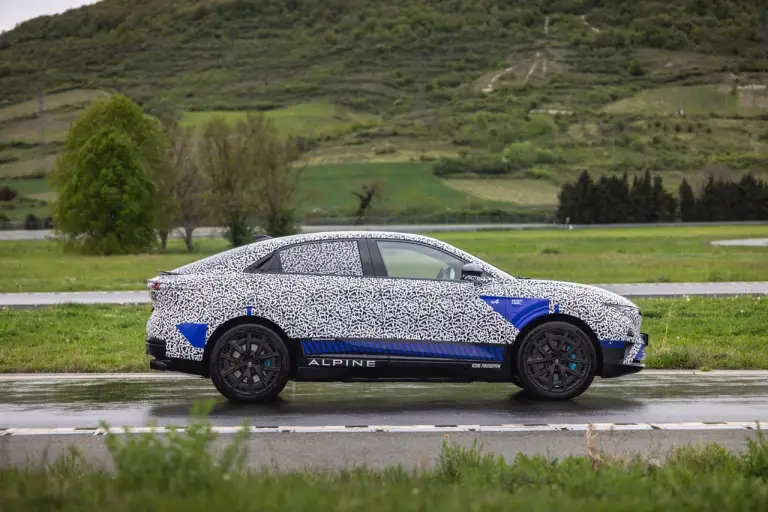 Alpine A390 - Test in pista Ladoux - 14