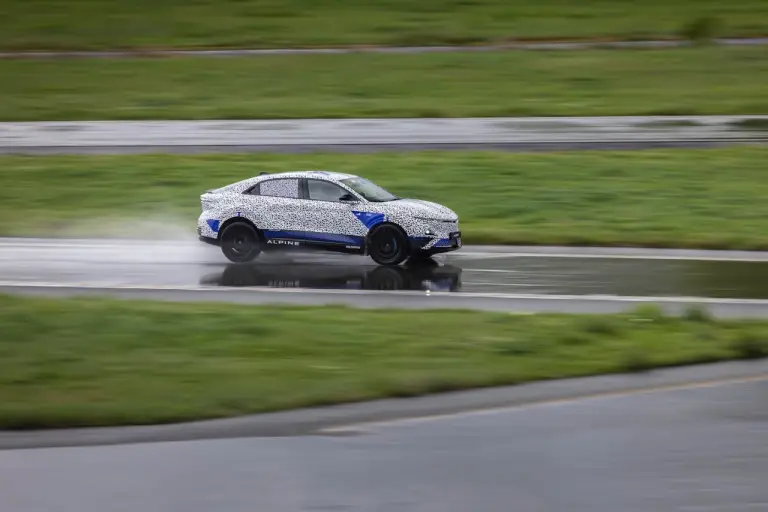 Alpine A390 - Test in pista Ladoux - 17