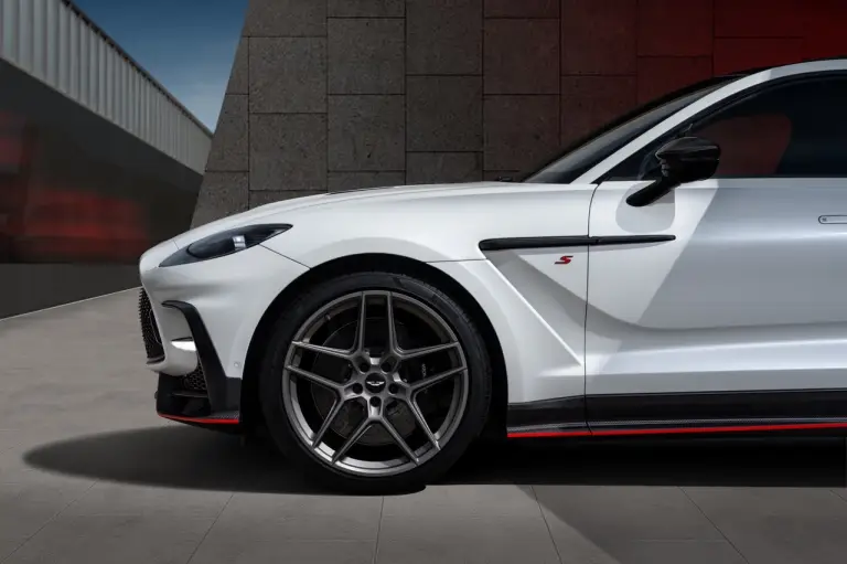 Aston Martin DBX S - Foto ufficiali - 4