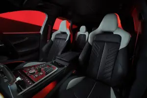 Aston Martin DBX S - Foto ufficiali