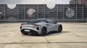 Lotus Emira 2025 prova su strada