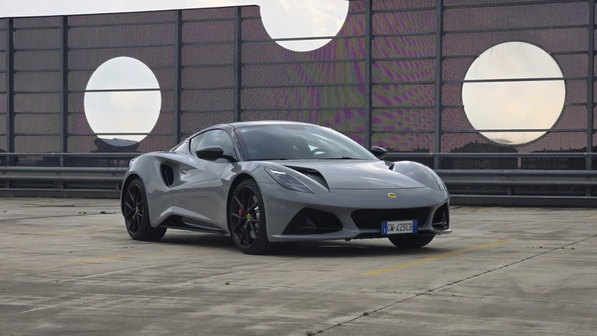 Lotus Emira 2025 prova su strada - 12