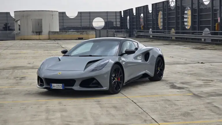 Lotus Emira 2025 prova su strada - 13