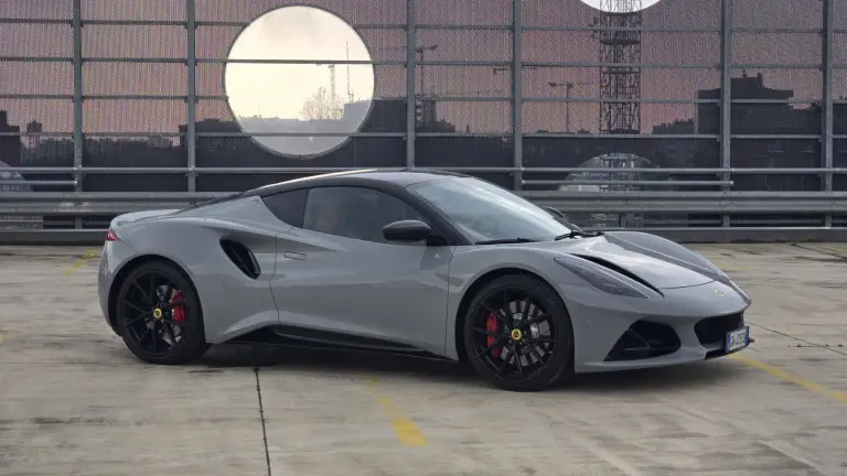 Lotus Emira 2025 prova su strada - 15