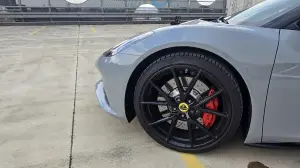 Lotus Emira 2025 prova su strada