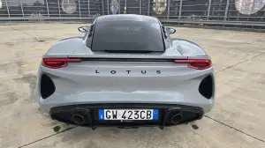 Lotus Emira 2025 prova su strada
