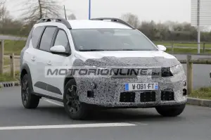 Dacia Jogger - Foto spia 30-4-2025