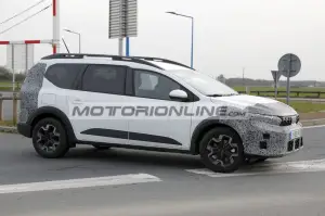 Dacia Jogger - Foto spia 30-4-2025