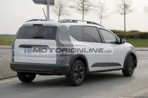Dacia Jogger - Foto spia 30-4-2025