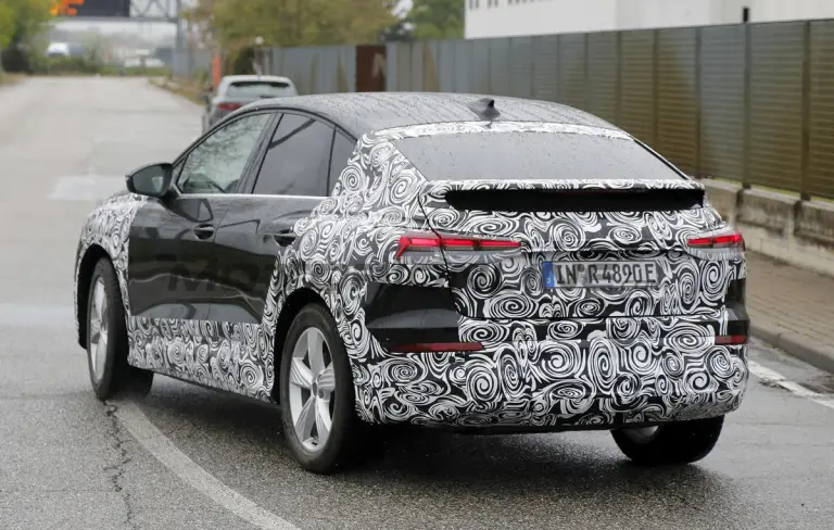 Audi Q4 Sportback 2026 - Foto spia 30-04-2025 - 11