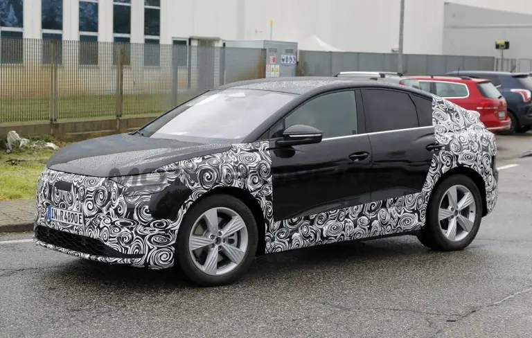 Audi Q4 Sportback 2026 - Foto spia 30-04-2025 - 3