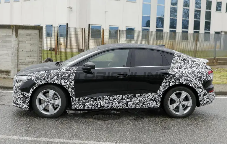 Audi Q4 Sportback 2026 - Foto spia 30-04-2025 - 6