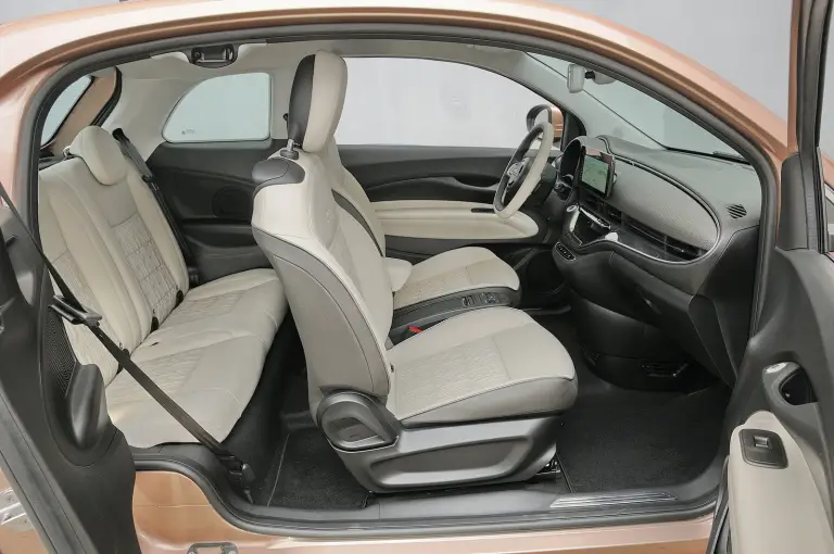 Fiat nuova 500e tre piu uno 2025 - 4