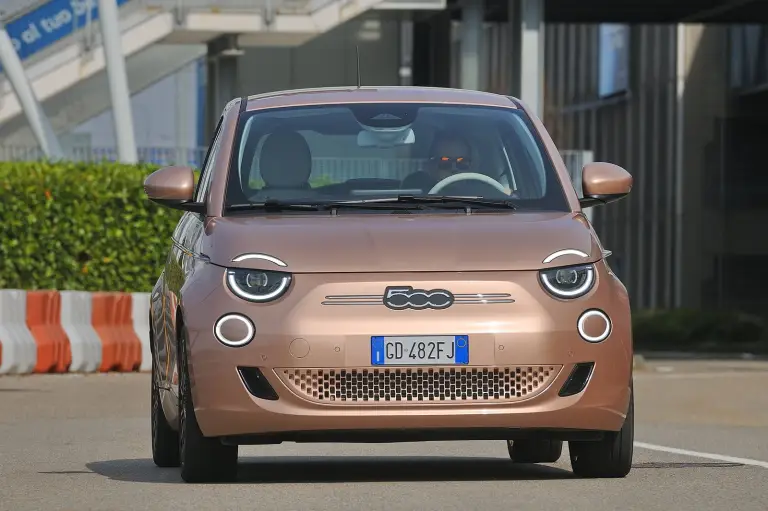 Fiat nuova 500e tre piu uno 2025 - 3