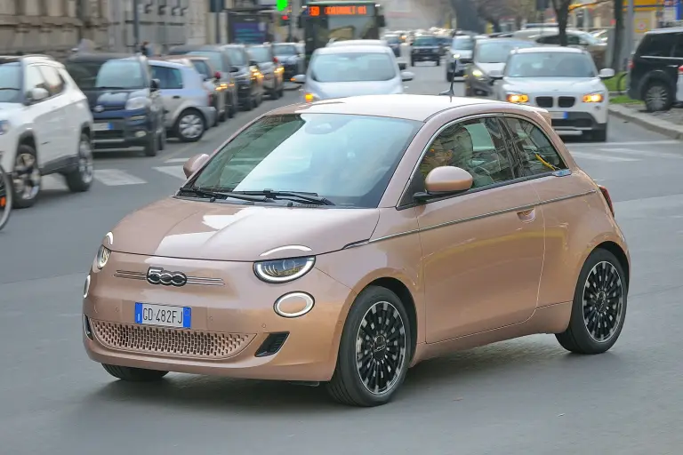 Fiat nuova 500e tre piu uno 2025 - 6
