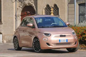 Fiat nuova 500e tre piu uno 2025
