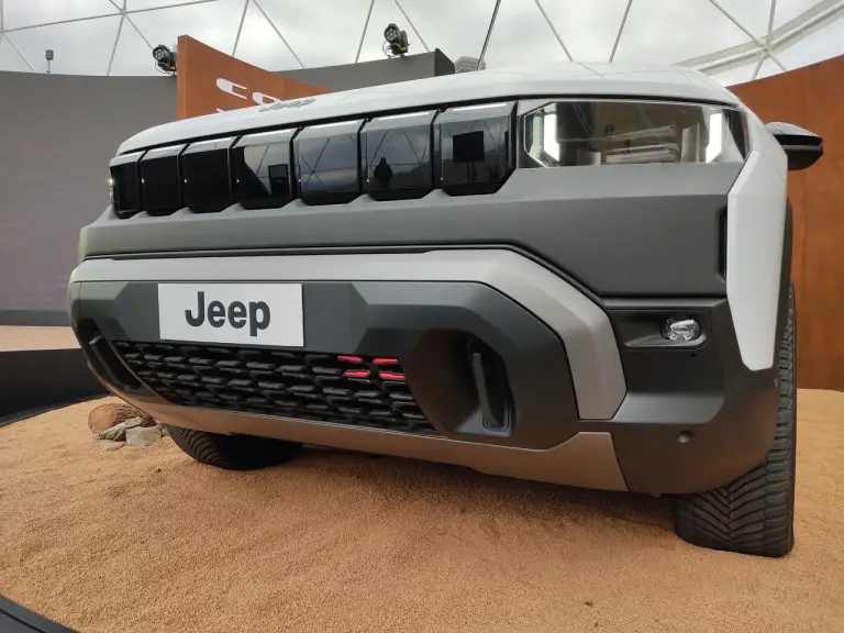 Jeep Compass 2025 - Foto live - 37