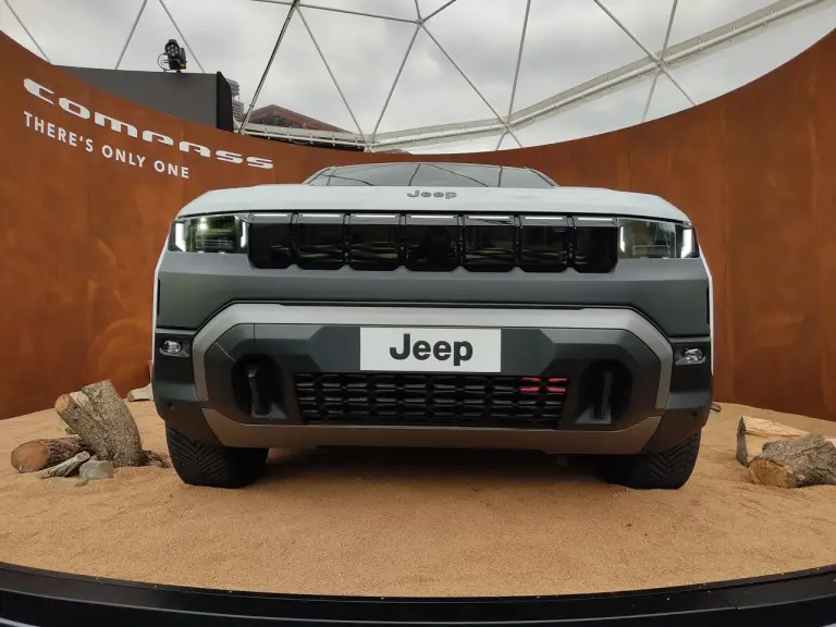 Jeep Compass 2025 - Foto live - 41