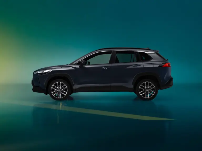 Toyota Corolla Cross 2025 - Foto ufficiali - 9