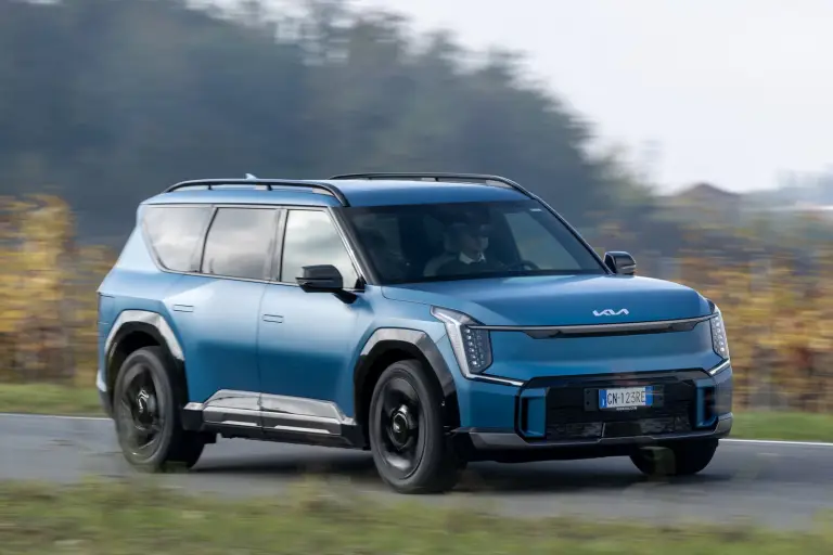 Kia EV9 2025: prezzo, foto, dimensioni, allestimenti - 1