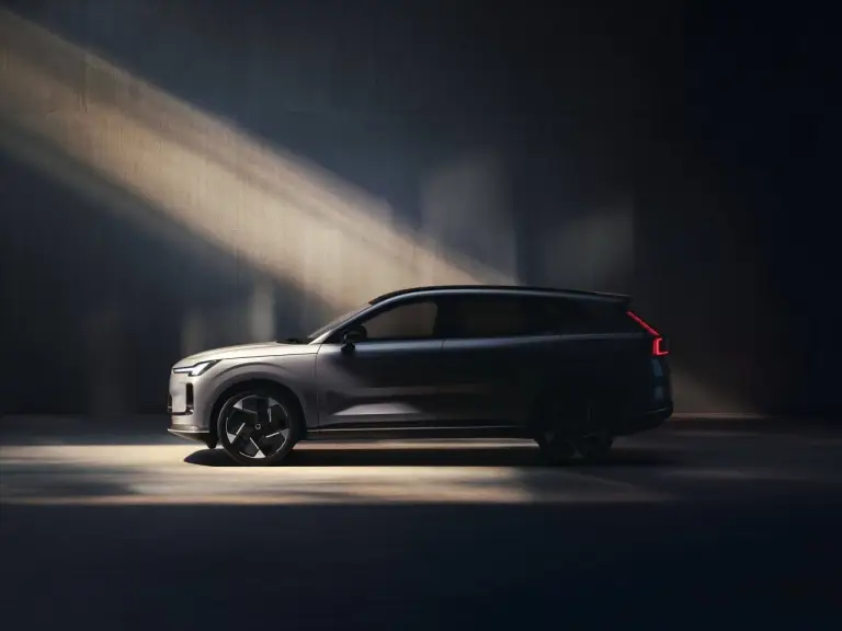 Volvo XC70 2026 - Prime immagini - 4