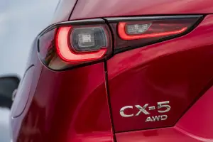 Mazda CX-5 2025: prezzo, foto, dimensioni, interni - 8