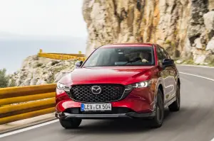 Mazda CX-5 2025: prezzo, foto, dimensioni, interni - 4