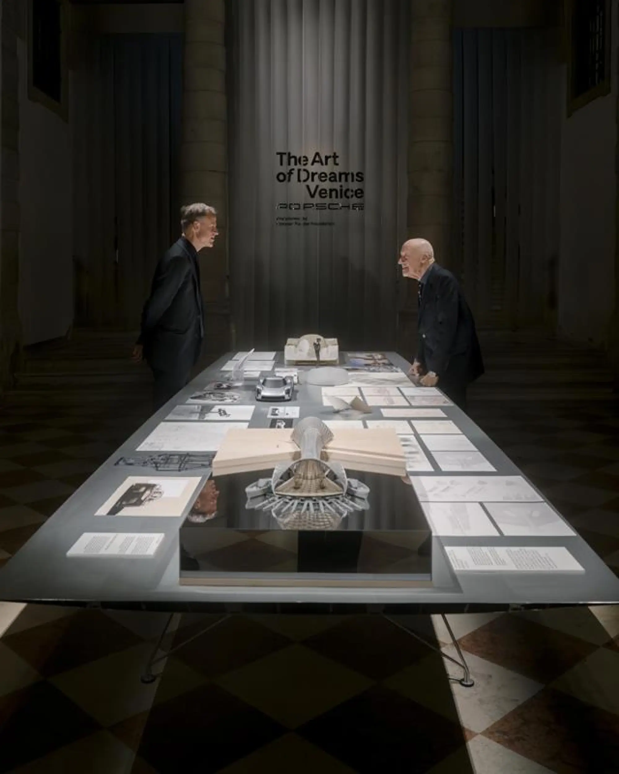 Porsche e Norman Foster Foundation - Installazione architettonica - 8