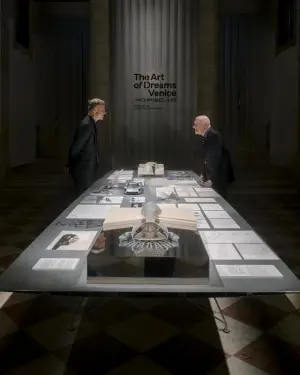 Porsche e Norman Foster Foundation - Installazione architettonica