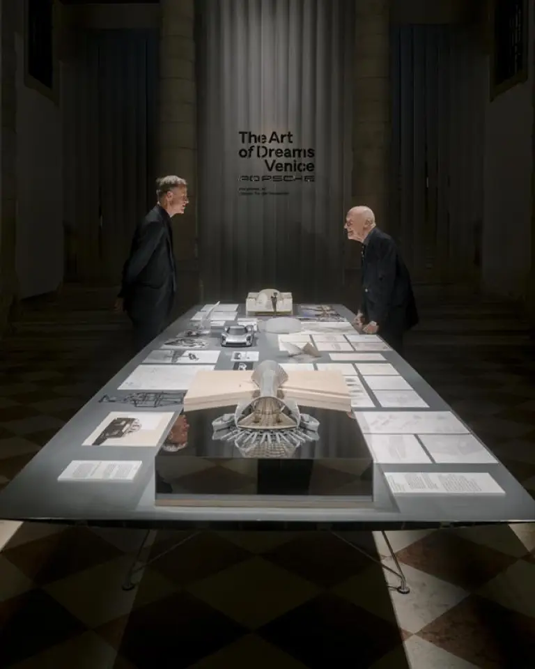 Porsche e Norman Foster Foundation - Installazione architettonica - 8