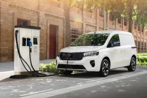 Nissan Townstar 2025: prezzo, foto, dimensioni e interni