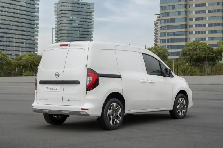 Nissan Townstar 2025: prezzo, foto, dimensioni e interni - 7