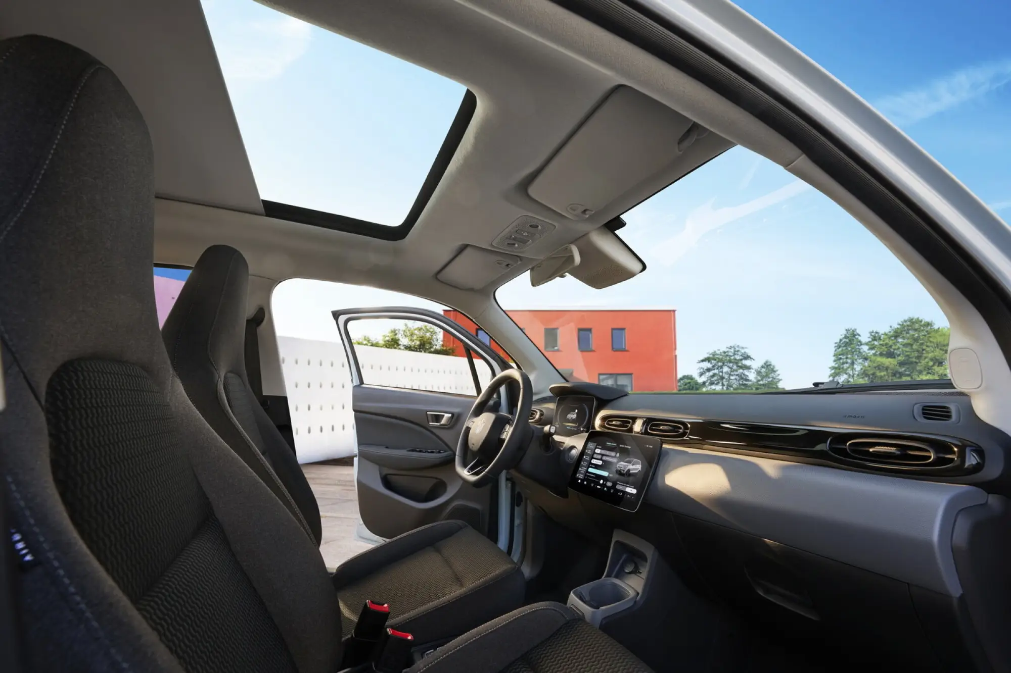 Leapmotor T03 2025: prezzo, foto, dimensioni, allestimenti - 6