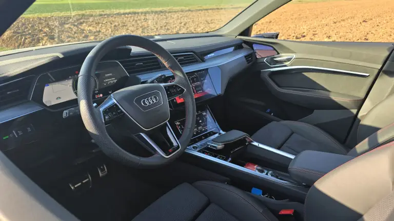 Audi Q8 e-tron edition Dakar 2025 - 4