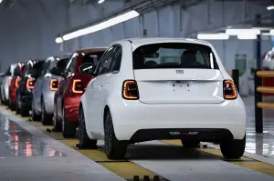 Nuova Fiat 500 ibrida - prodotti i primi esemplari