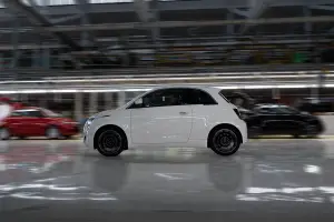 Nuova Fiat 500 ibrida - prodotti i primi esemplari