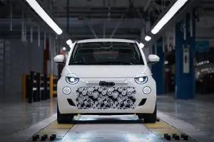 Nuova Fiat 500 ibrida - prodotti i primi esemplari