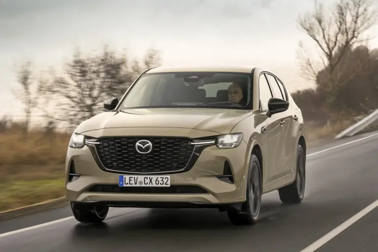 Mazda CX-60 2025: prezzo, foto, dimensioni, allestimenti - 7