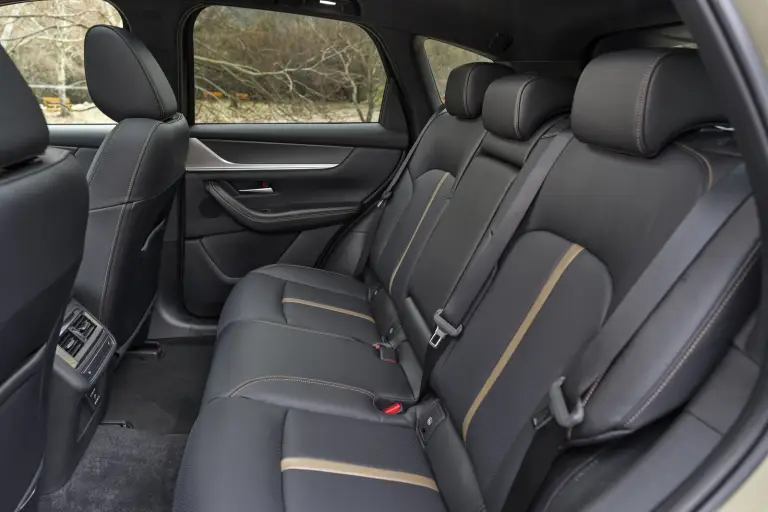 Mazda CX-60 2025: prezzo, foto, dimensioni, allestimenti - 5