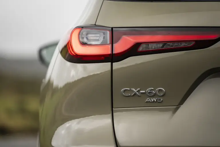 Mazda CX-60 2025: prezzo, foto, dimensioni, allestimenti - 2