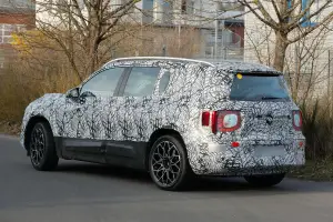 Nuova Mercedes-Benz GLB 2026