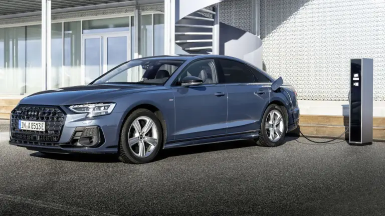 Audi A8 2025: prezzo, foto, dimensioni, allestimenti - 4