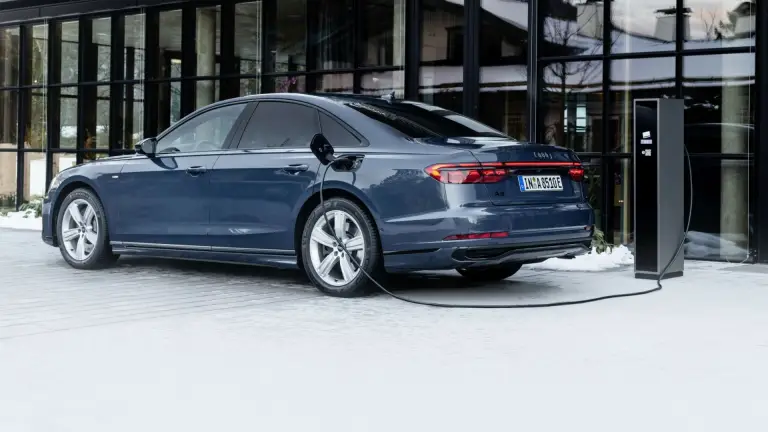 Audi A8 2025: prezzo, foto, dimensioni, allestimenti - 1
