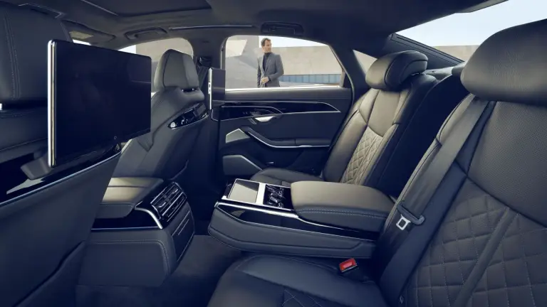 Audi A8 2025: prezzo, foto, dimensioni, allestimenti - 3