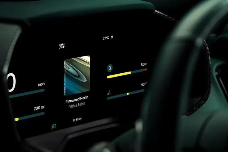 Aston Martin - Apple CarPlay Ultra - 12