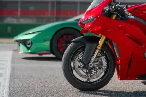 Lamborghini Temerario VS Ducati Panigale V4 - 4