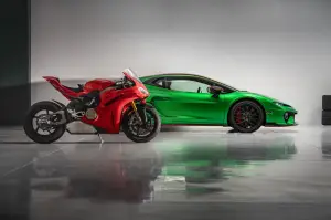 Lamborghini Temerario VS Ducati Panigale V4 - 2