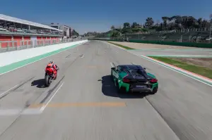 Lamborghini Temerario VS Ducati Panigale V4 - 6